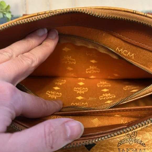 MCM Boston Bag - Picture 11 of 16